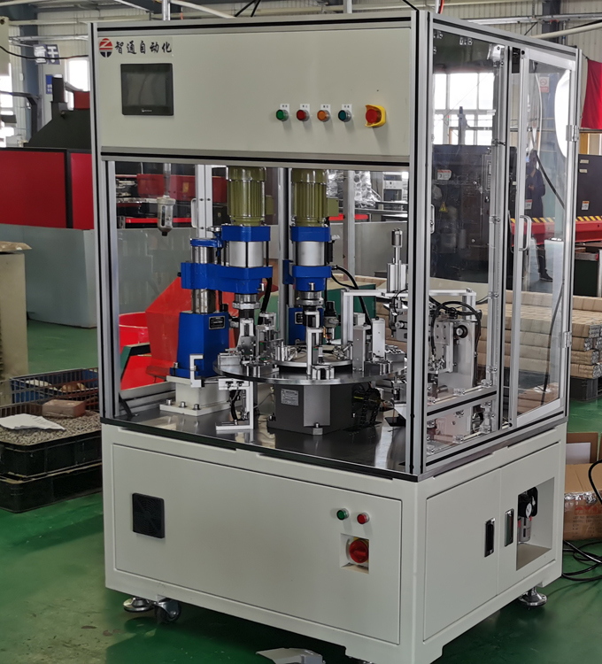 半自動鉚接機(jī)